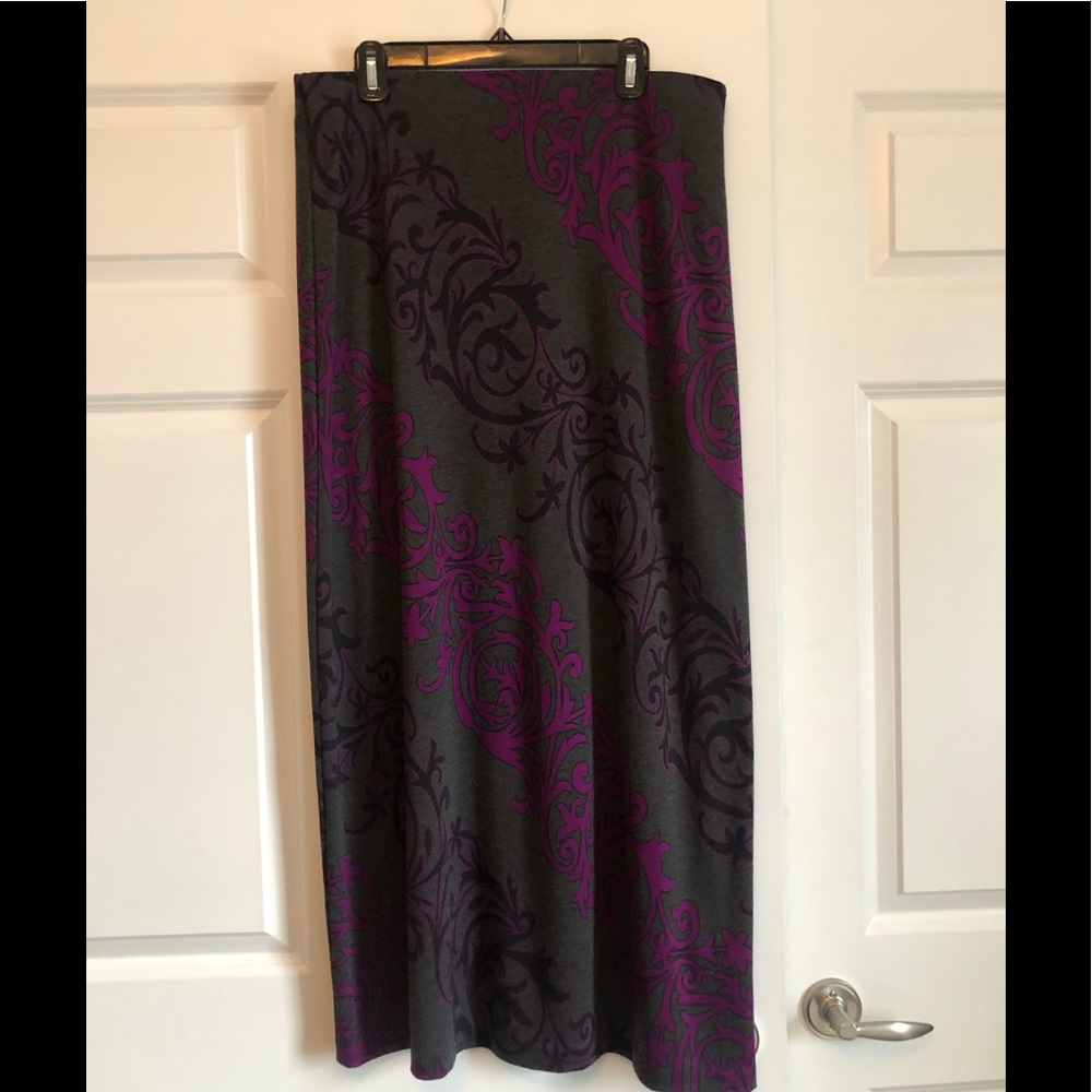 Ladies full length skirt Size L